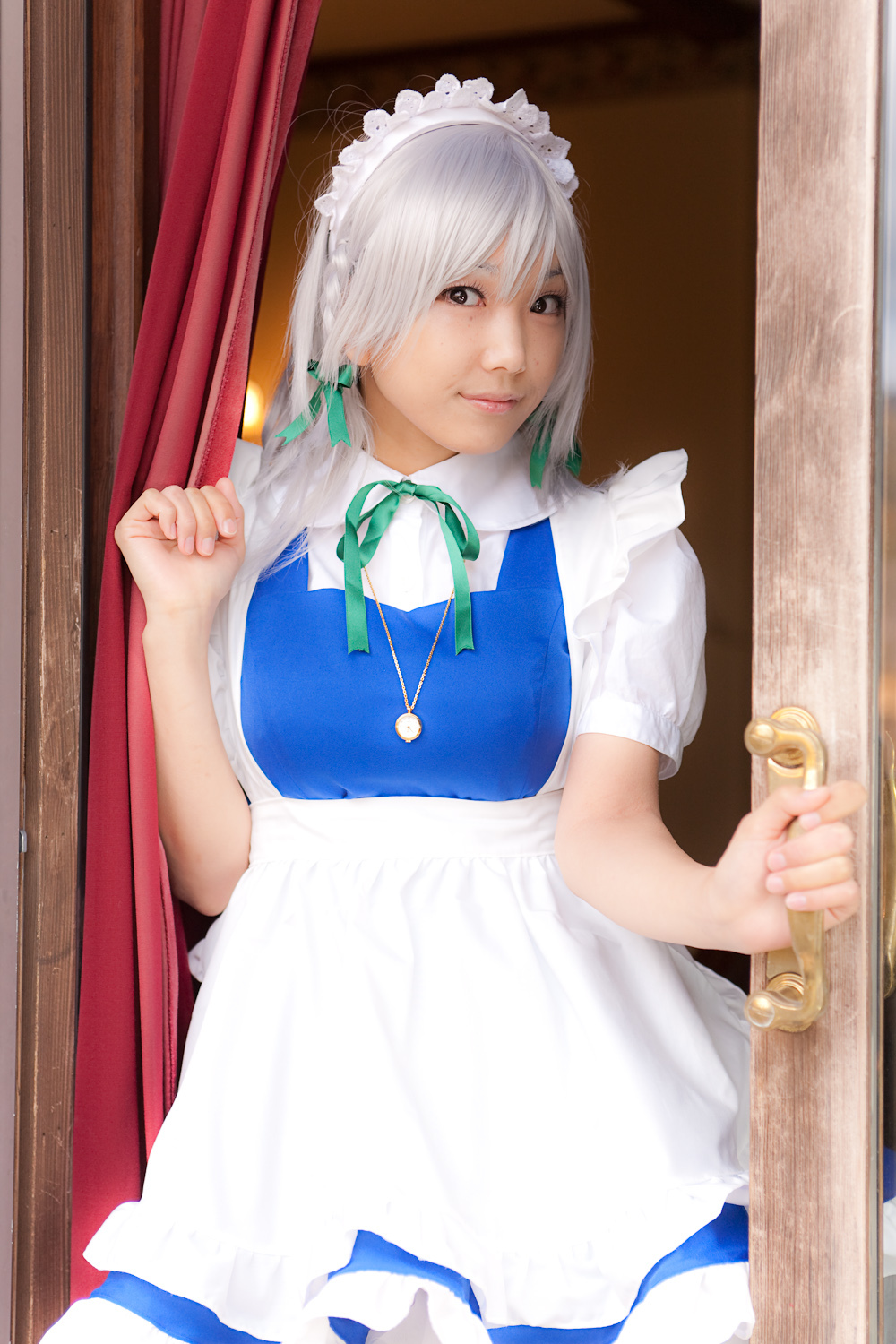 cosplay美女套图 c77 Sakuya Izayoi　白丝假发扮相(1)